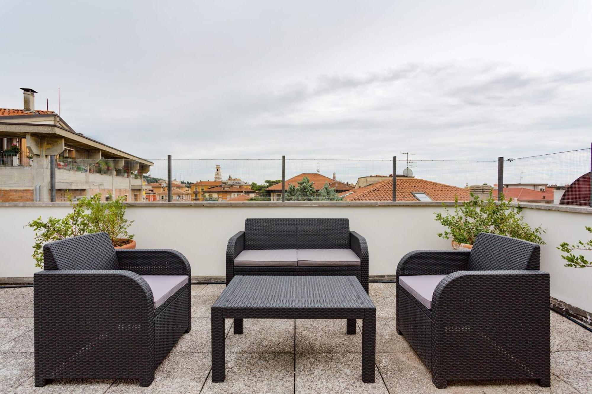 Amazing Flat With Big Terrace And Private Car Park Apartman Verona Kültér fotó
